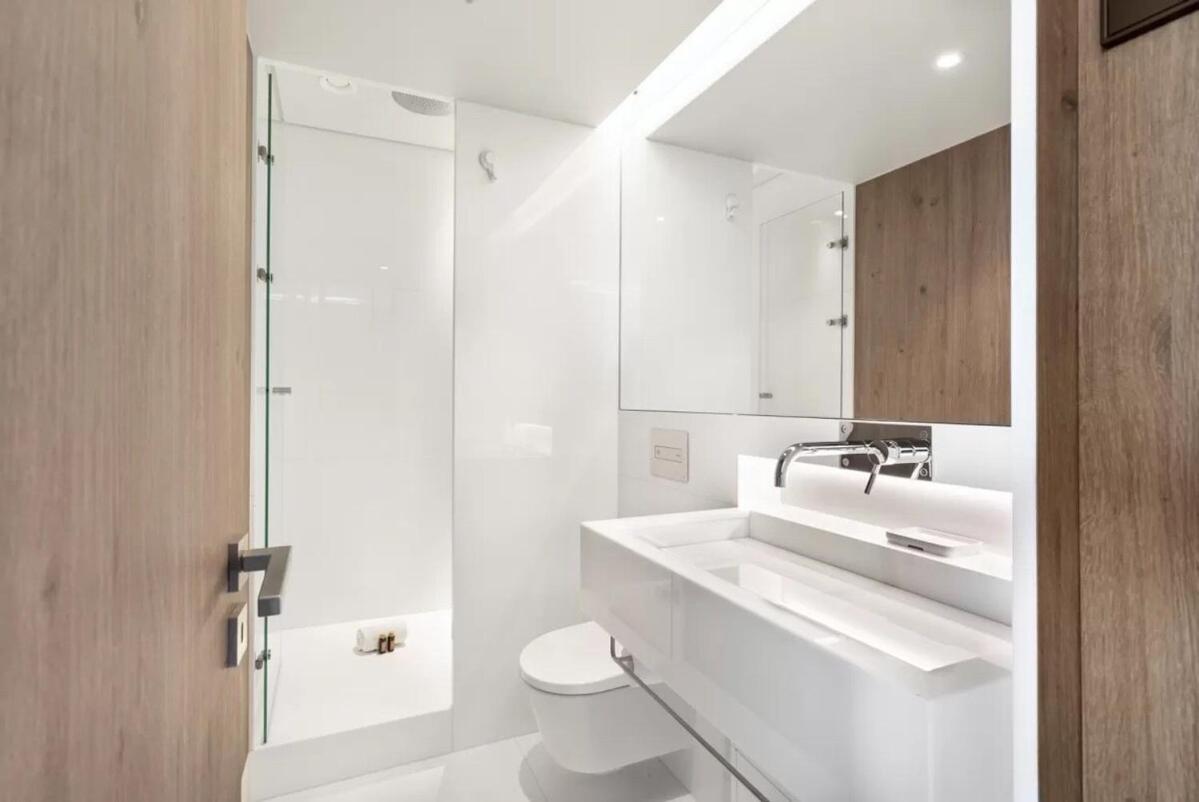 Amazing Central Studio With Balcony & Gym 1 Apartamento